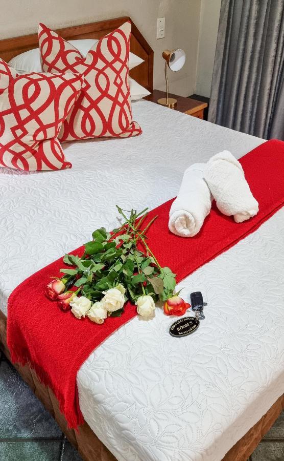 Pari Guest House Миделбург Екстериор снимка