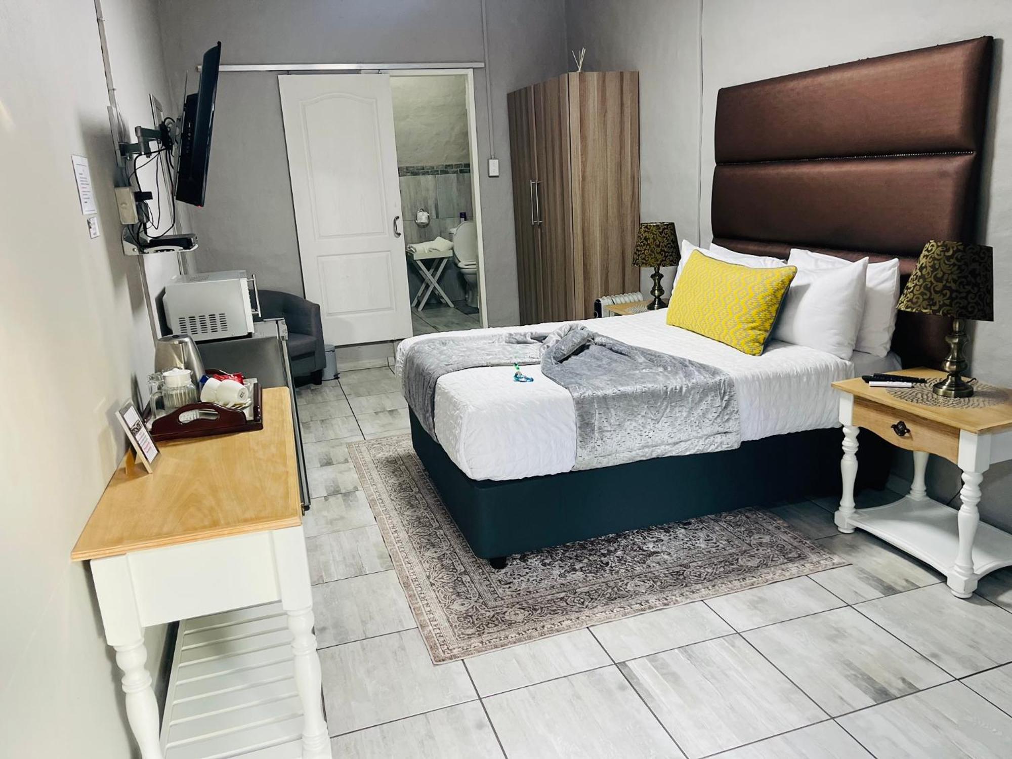 Pari Guest House Миделбург Екстериор снимка